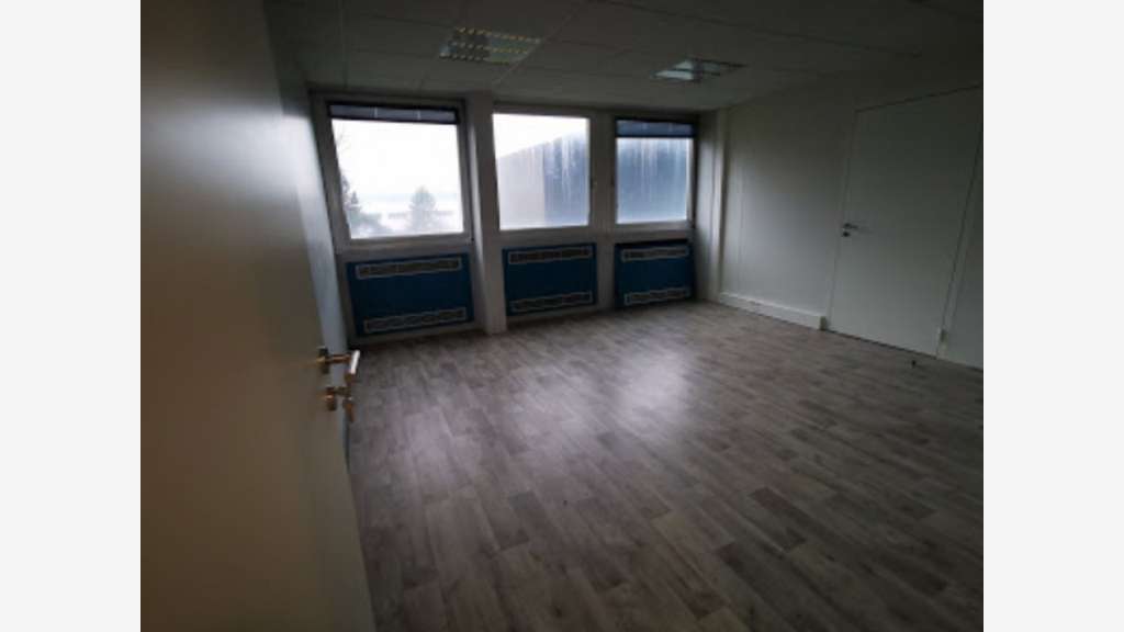 Location bureaux neufs 19m² à Neuville-en-Ferrain