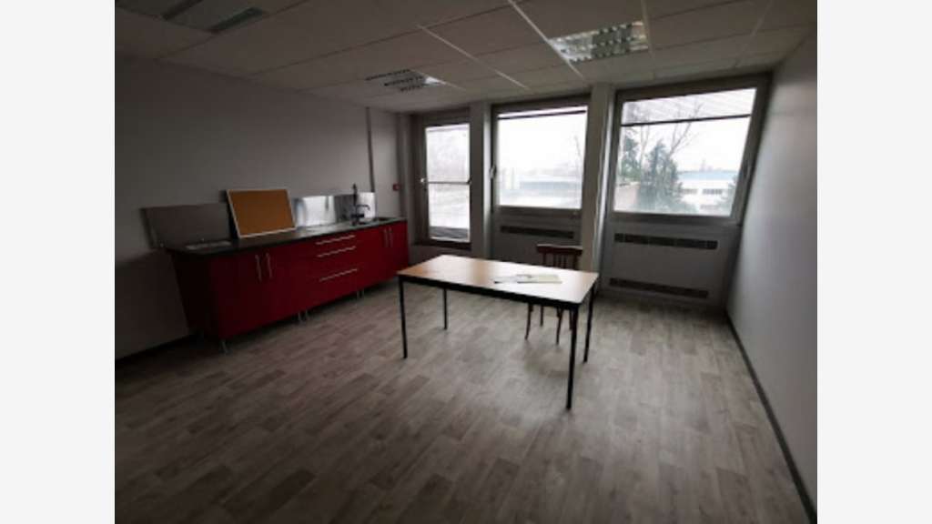 Bureaux de 270m² à louer à Neuville-en-Ferrain