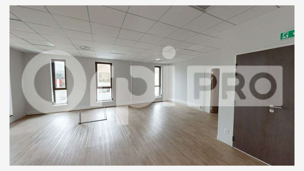 A louer bureaux 214m² à Neuville/Saône Av Carnot 