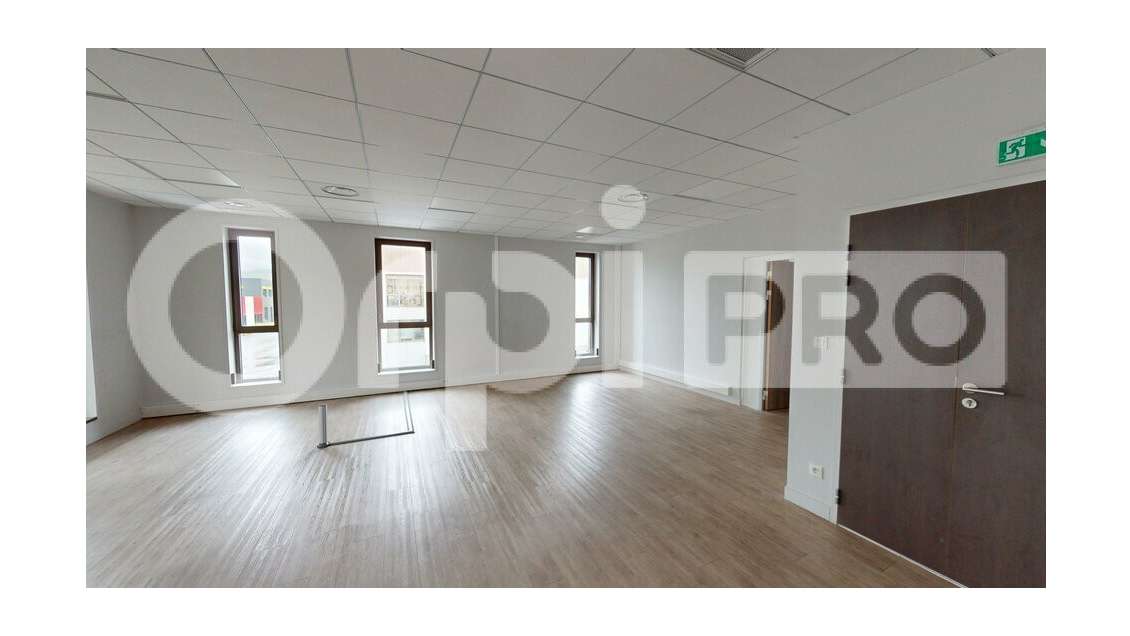 A louer bureaux 214m² à Neuville/Saône Av Carnot 