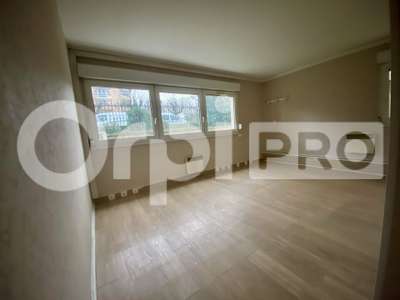 Location bureaux locaux 104m² à Neuville sur Saône
