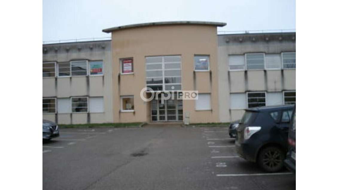 A louer locaux 165m² secteur tertiaire à Nevers