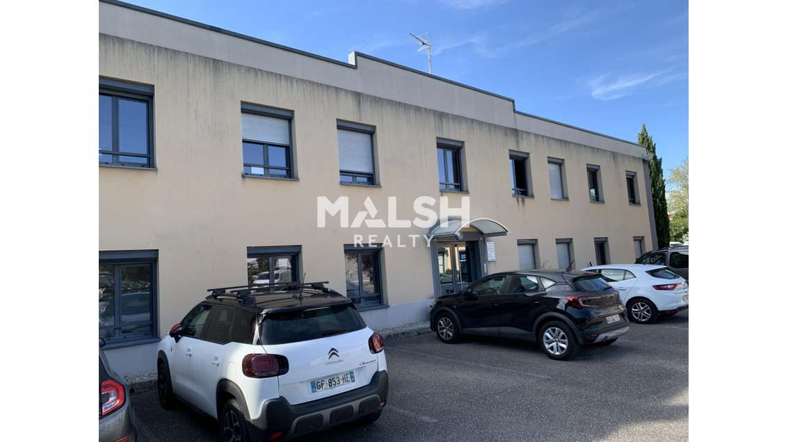 Bureaux à louer 140m² R+1 à Neyron Le Haut