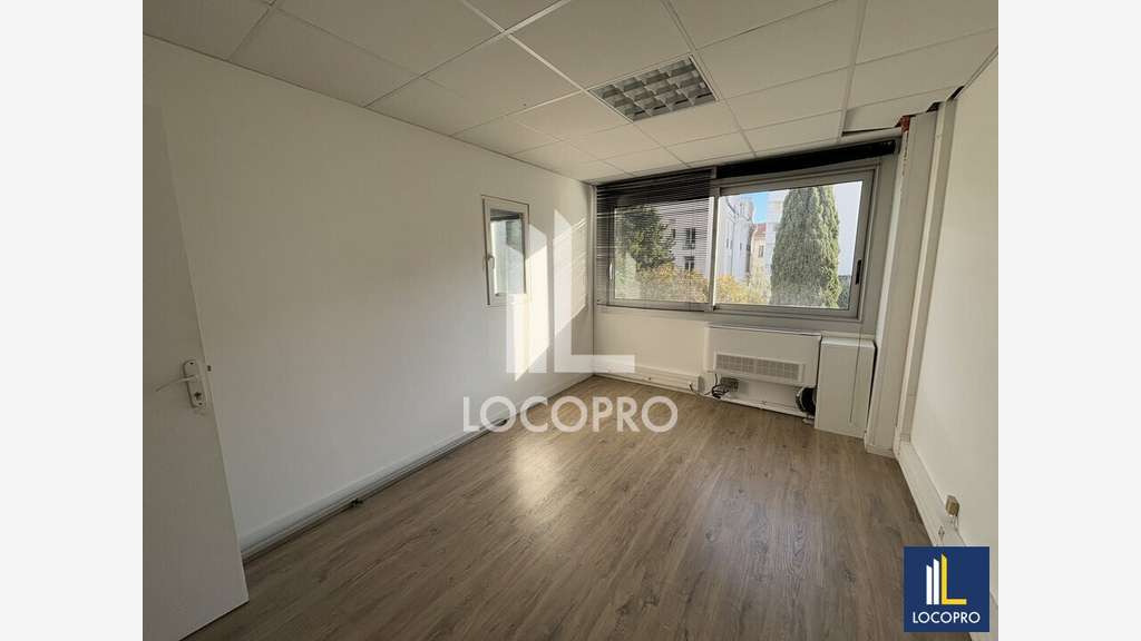 A louer bureaux 420m² divisibles à Nice centre