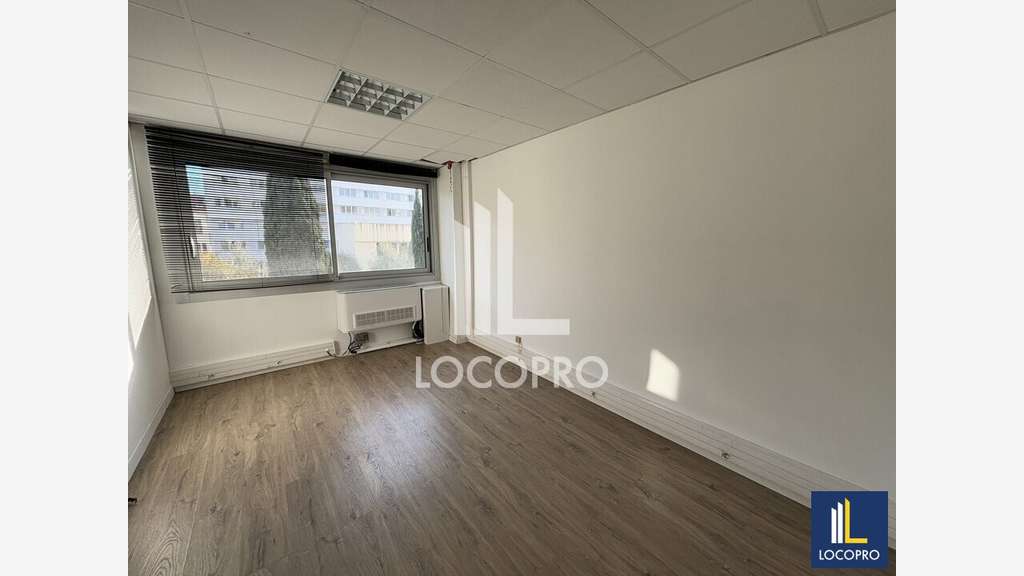 A louer bureaux 420m² divisibles à Nice centre