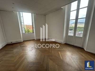 A louer bureaux 582m² divisibles à Nice Masséna