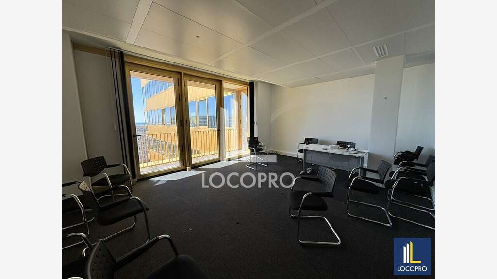 A louer bureau 156m² vue mer à Nice Arénas