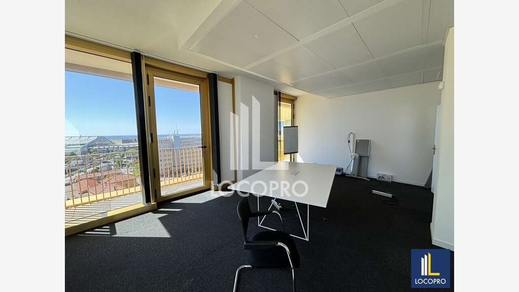 A louer bureau 156m² vue mer à Nice Arénas