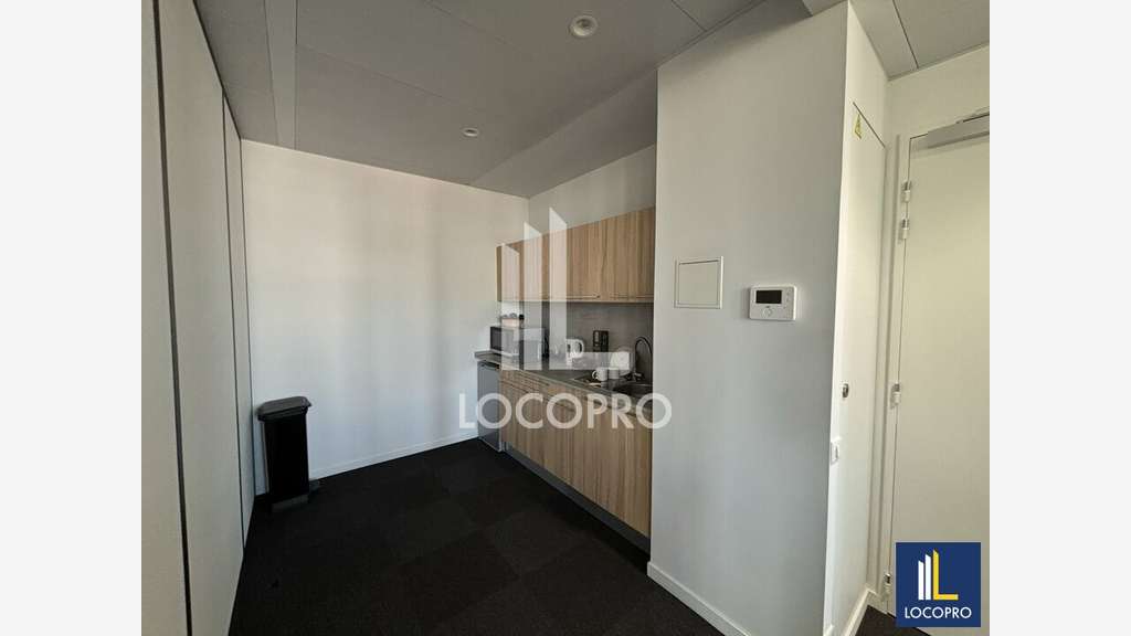 A louer bureau 169m² à Nice Arénas