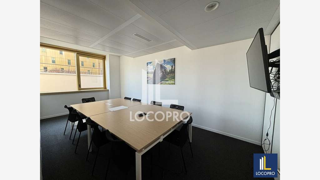 A louer bureau 169m² à Nice Arénas