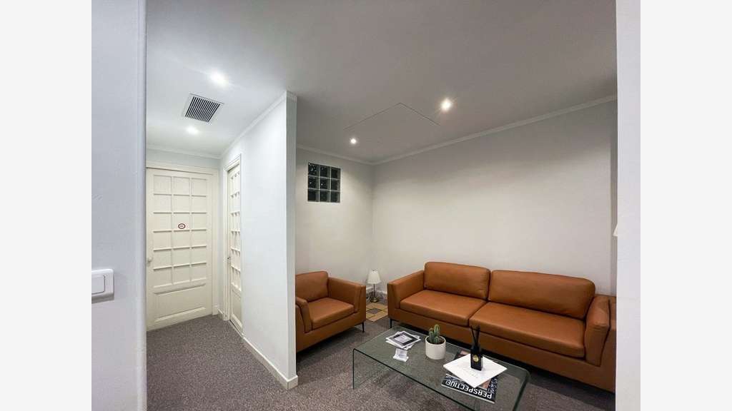 A louer bureau 15m² en étage à Nice