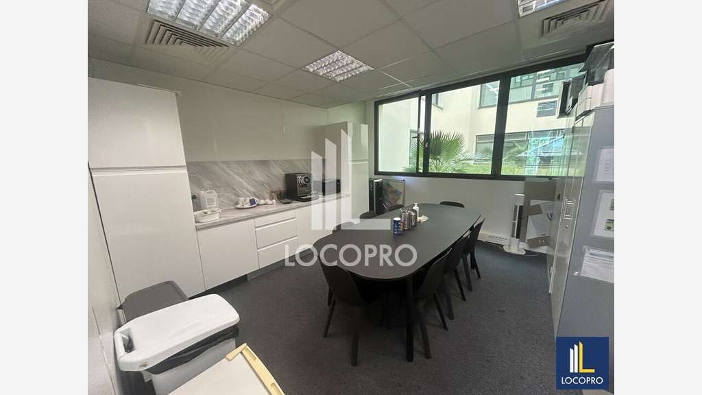 A louer bureaux 242m² à Nice 400 Promenade
