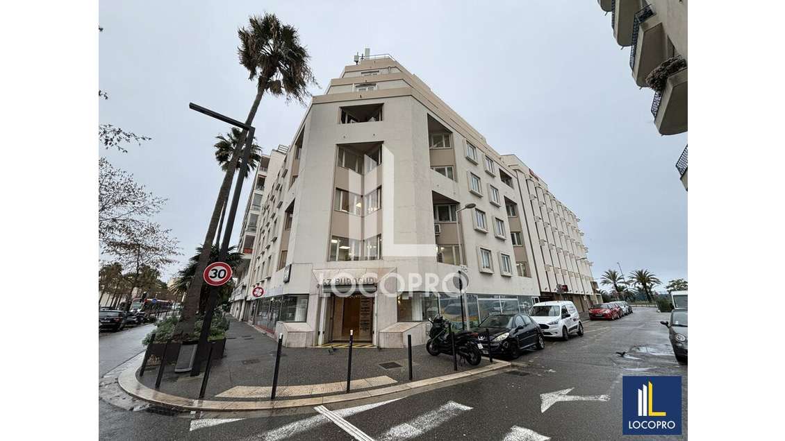 A louer bureau 133m² R+6 à Nice Boulevard Cassin