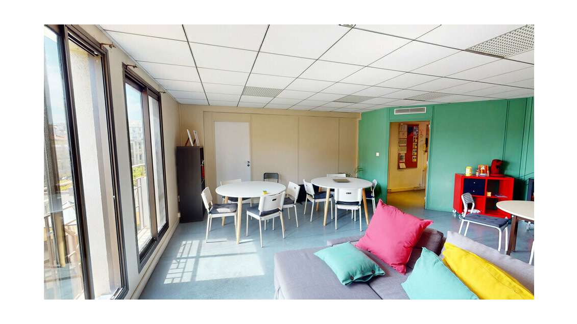 Location bureaux lumineux de 256m² à Nice centre 