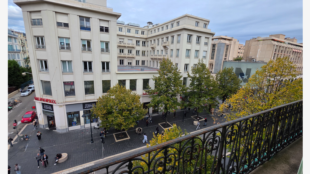 Bureaux à louer 122m² R+3 à Nice Jean Médecin