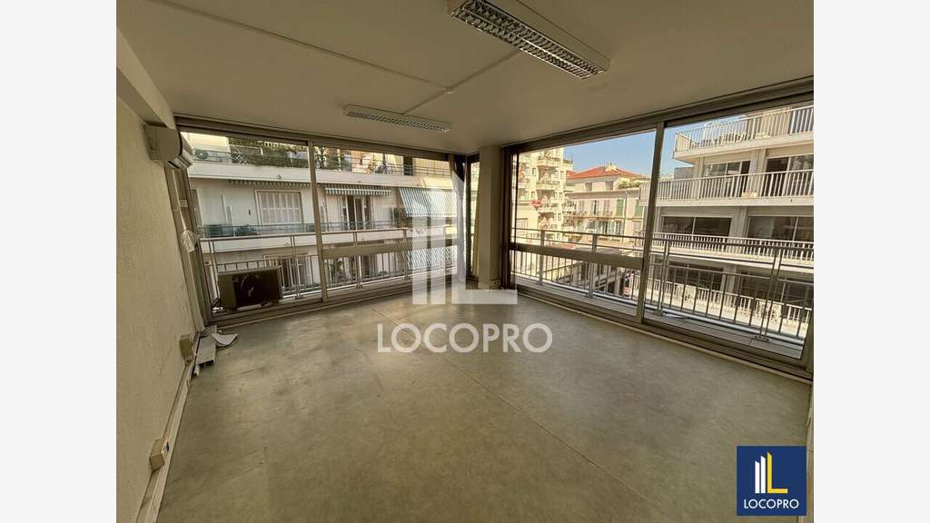 A louer bureaux 365m² en centre-ville de Nice