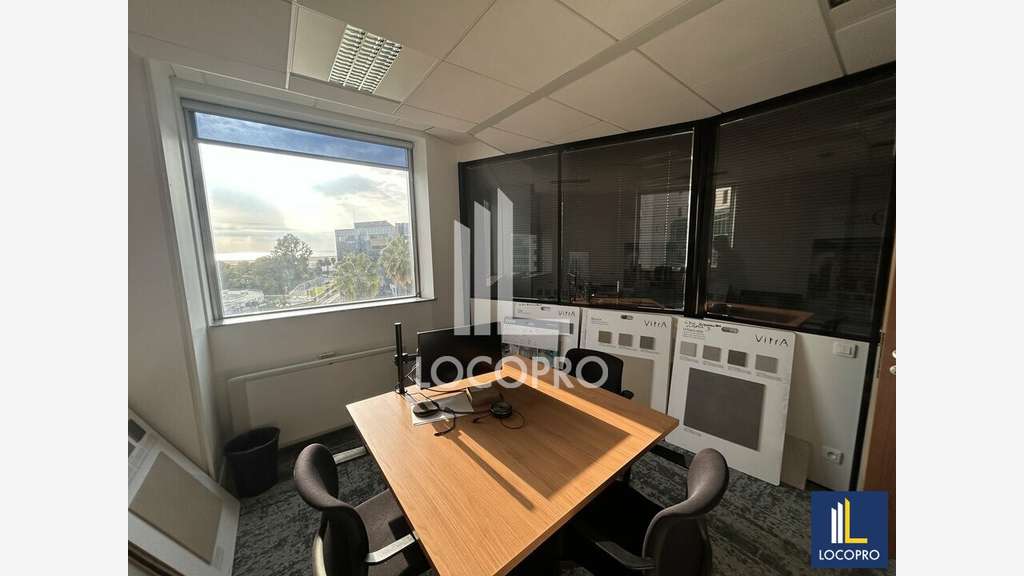 A louer bureaux 251m² R+5 à Nice Arenas