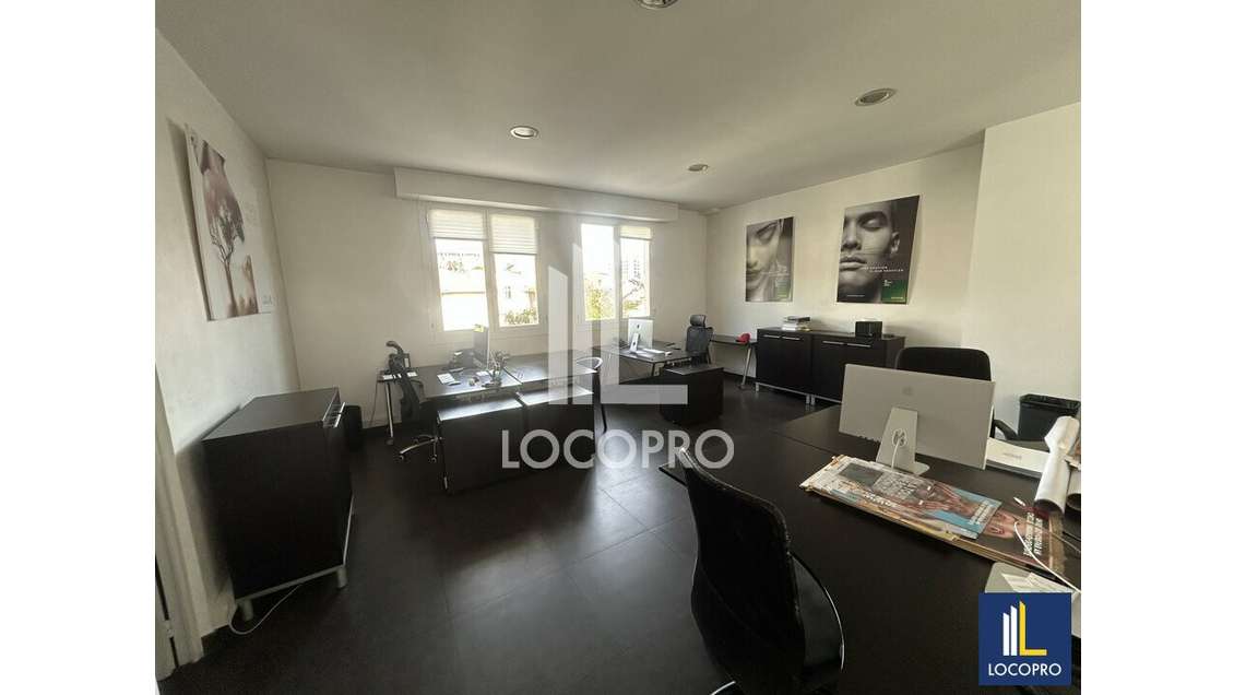 Location bâtiment 400m² Nice secteur dynamique