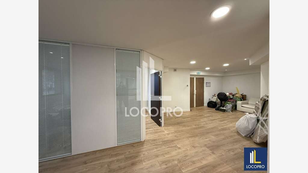 A louer bureaux d'angle 173m² vue mer à Nice