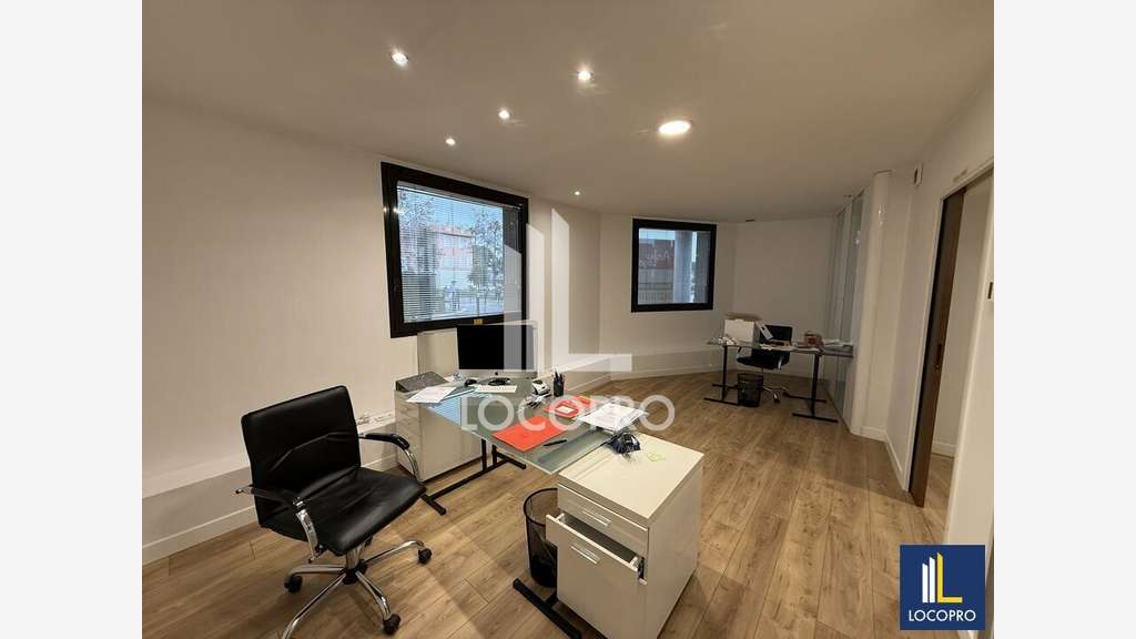 A louer bureaux d'angle 173m² vue mer à Nice