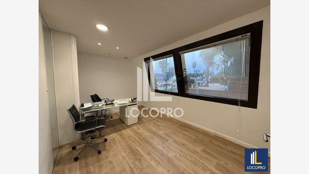 A louer bureaux d'angle 173m² vue mer à Nice