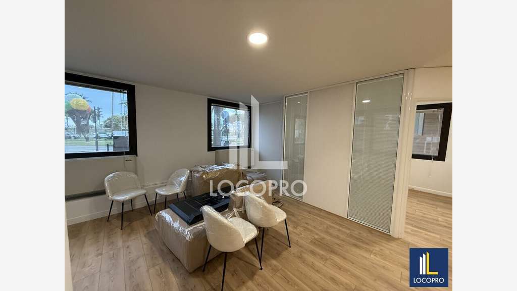 A louer bureaux d'angle 173m² vue mer à Nice