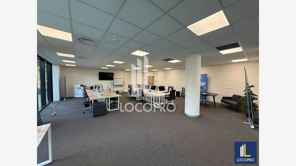 Location bureaux 143m² RDC face aéroport de Nice