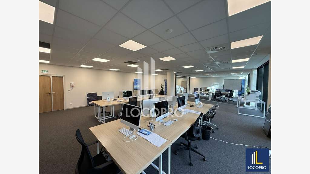 Location bureaux 143m² RDC face aéroport de Nice
