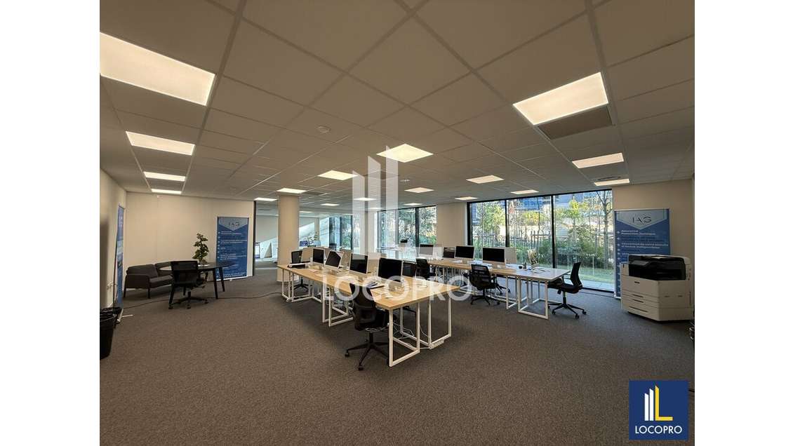 Location bureaux 143m² RDC face aéroport de Nice