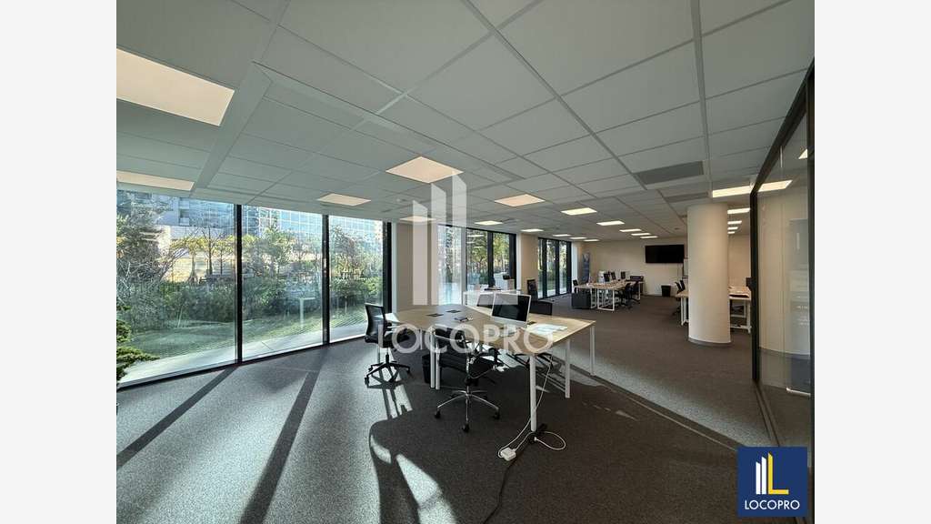 Location bureaux 143m² RDC face aéroport de Nice