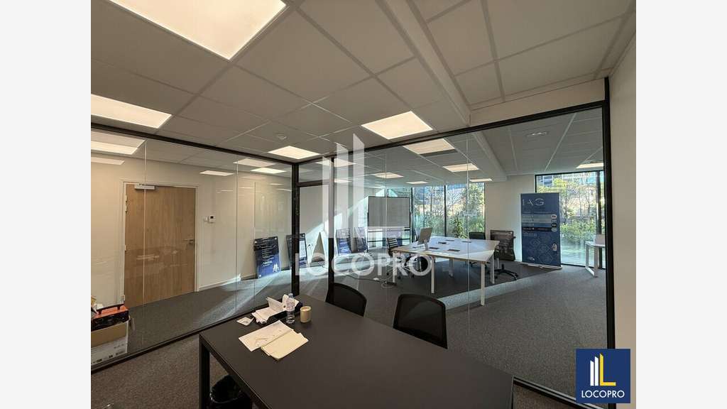 Location bureaux 143m² RDC face aéroport de Nice