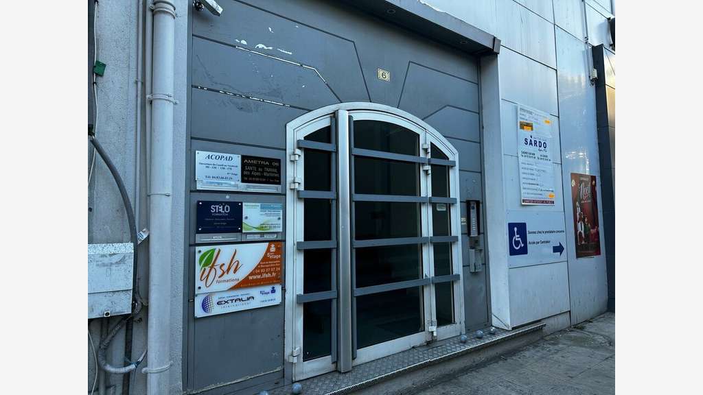 Location pure bureaux 225m² proche Acropolis àNice