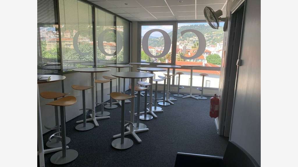 Location pure bureaux 225m² proche Acropolis àNice