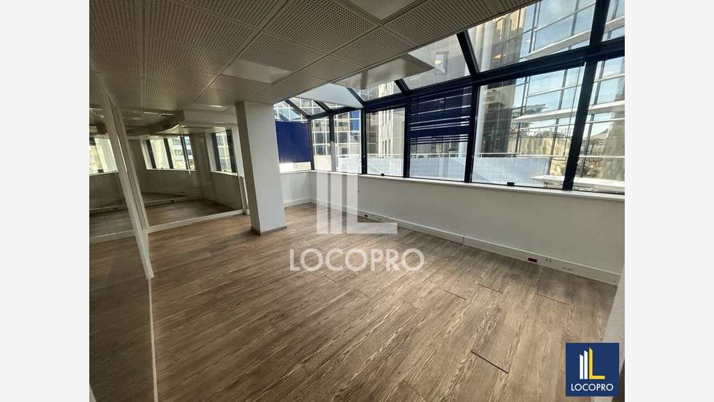 A louer bureaux à partir de 95m² à Nice Arenas