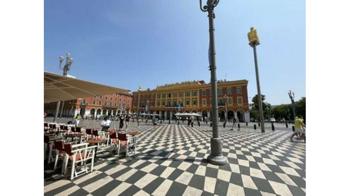 A louer luxueux bureaux 155m² place Massena à Nice