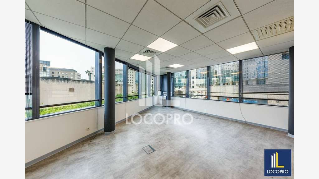 A louer lot de bureaux 975m² R+1 Nice Le Phoenix
