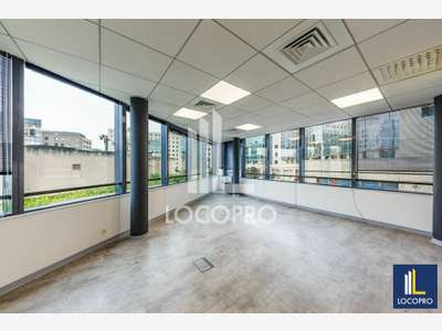 A louer lot de bureaux 975m² R+1 Nice Le Phoenix