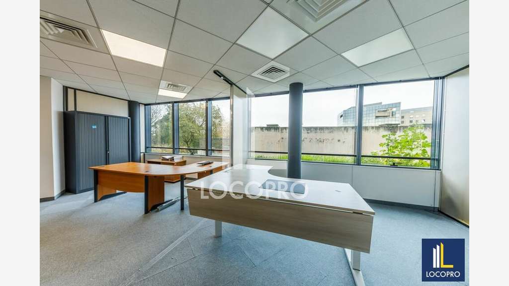A louer lot de bureaux 975m² R+1 Nice Le Phoenix