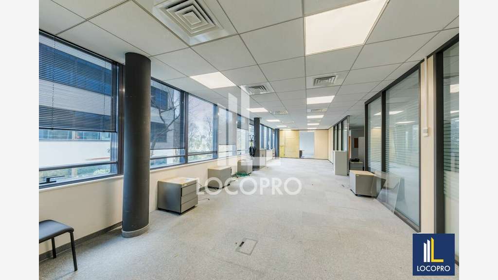 A louer lot de bureaux 975m² R+1 Nice Le Phoenix