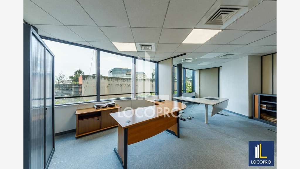 A louer lot de bureaux 975m² R+1 Nice Le Phoenix