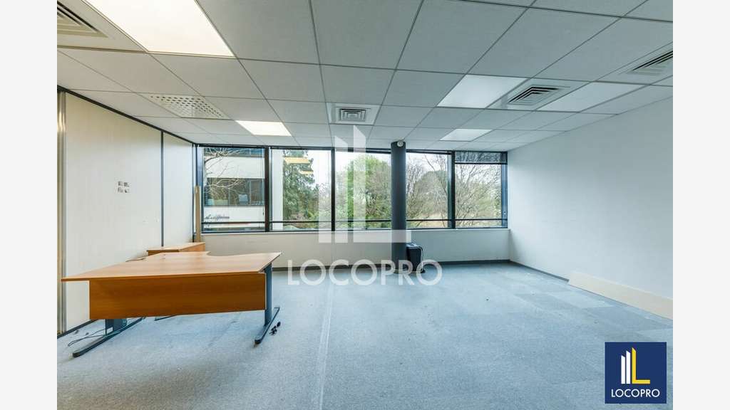 A louer lot de bureaux 975m² R+1 Nice Le Phoenix