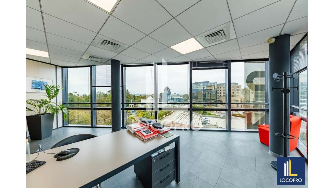 A louer bureaux 495m² R+4 vue mer à Nice Arenas