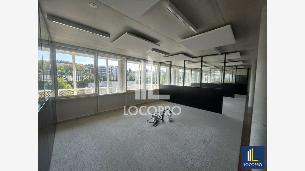 Bureaux 375m² R+7 à louer Av Simone Veil à Nice