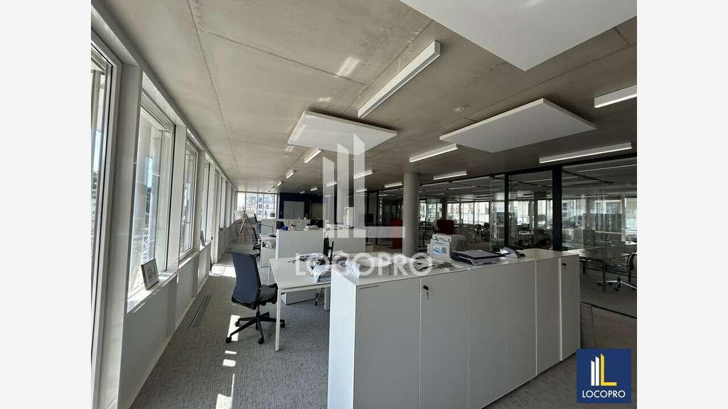 Bureaux 376m² à louer avenue Simone Veil à Nice