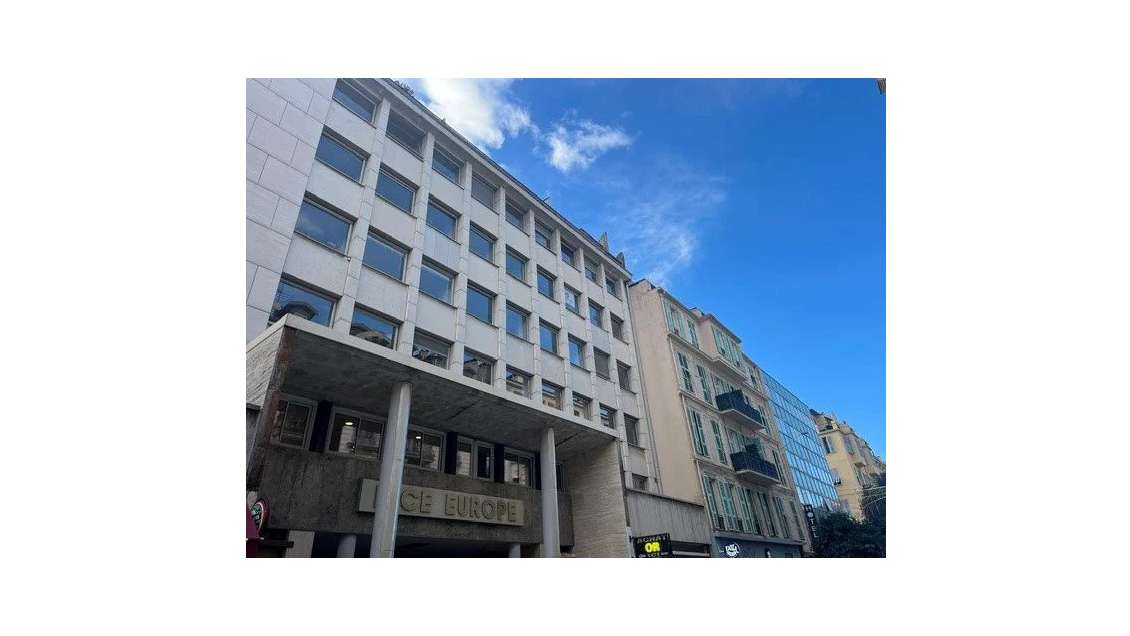 A louer bureaux de 73m² poss pkg à Nice Pastorelli