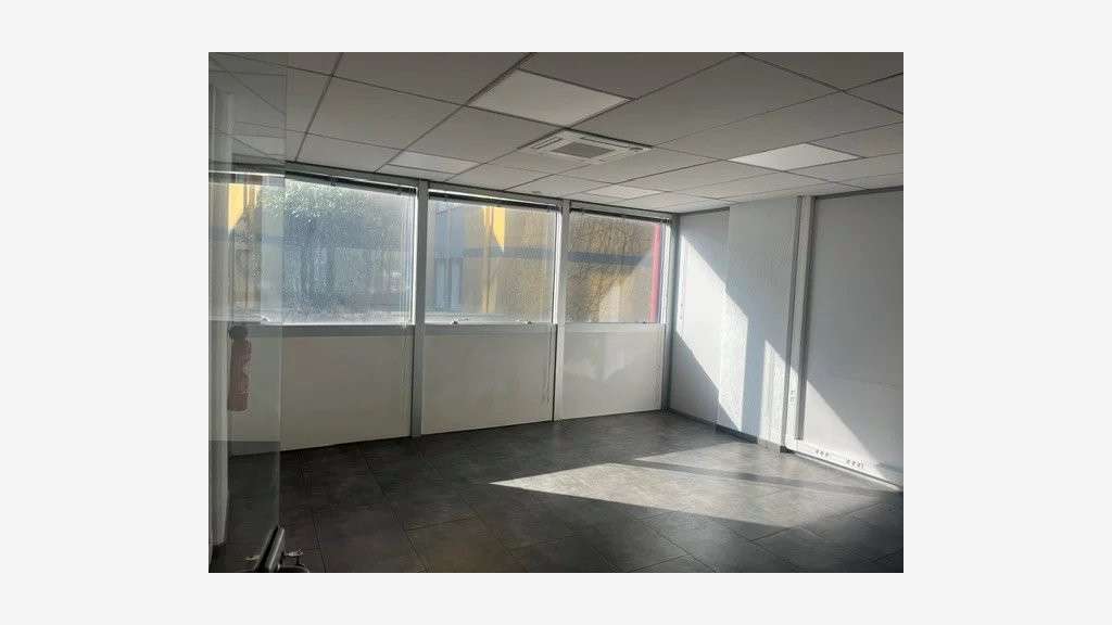 A louer bureaux de 230m² à Nice prox tram