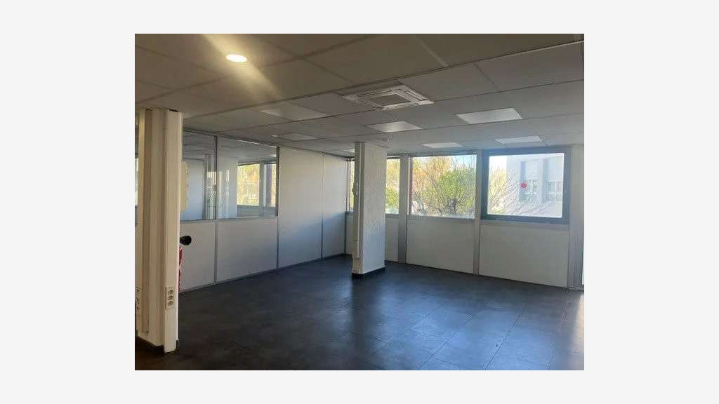 A louer bureaux de 230m² à Nice prox tram