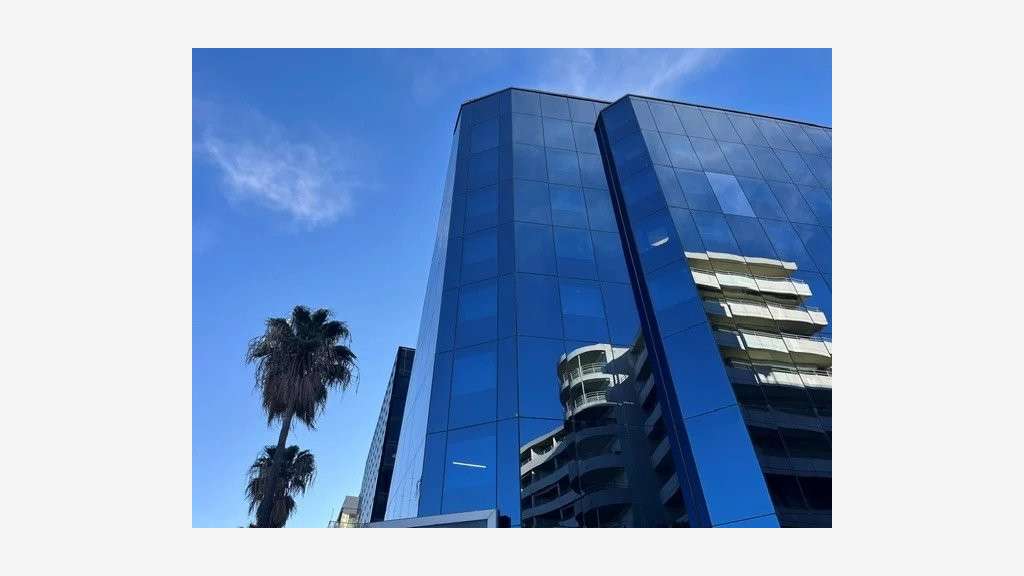 A louer bureaux 779m² + 24 pkg à Nice Californie