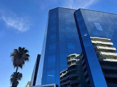 A louer bureaux 779m² + 24 pkg à Nice Californie