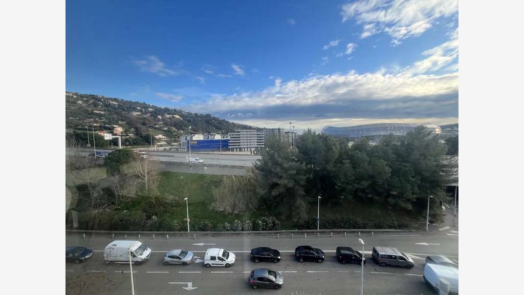 A louer bureaux de128m² à Nice Saint Isidore
